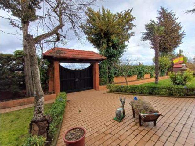 Chalet en venta en Valverde De La Virgen, Castilla y León