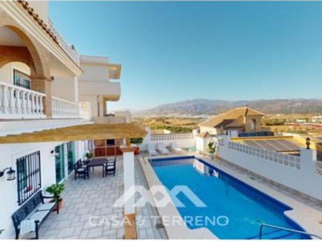Villa en venta en Vélez-málaga, La Viña