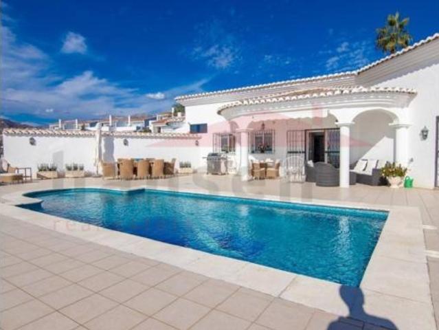 Villa en venta en Vélez-málaga, Caleta 2000