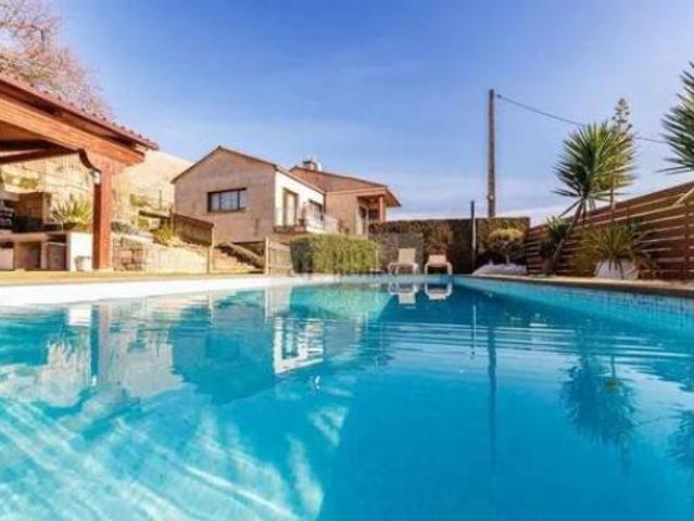 Chalet en venta en Comesaña, Vigo