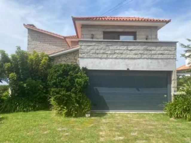 Chalet en venta en Coruxo, Vigo