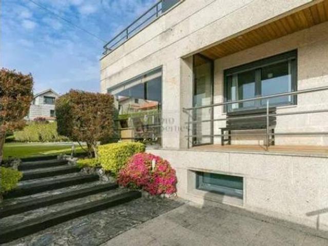 Chalet en venta en Comesaña, Vigo