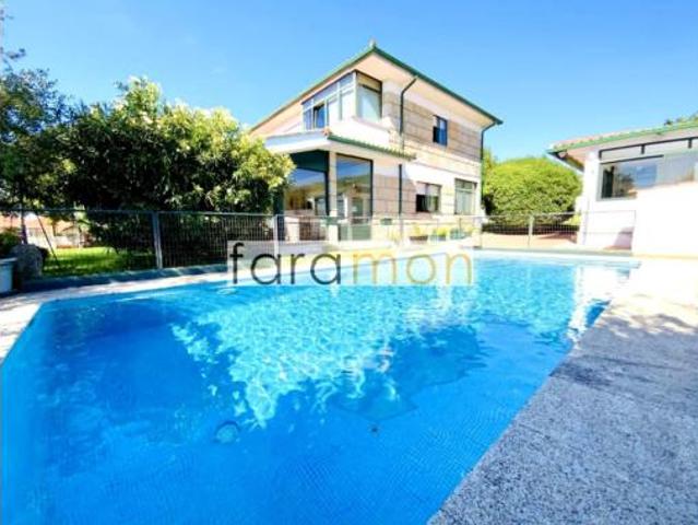 Chalet en venta en Currás, Vigo