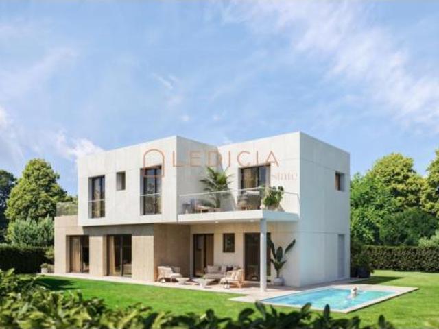Chalet en venta en Coruxo, Vigo