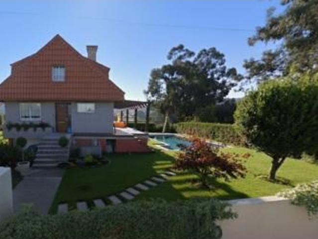 Chalet en venta en Bembrive, Vigo