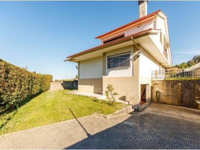 Chalet en venta en Bembrive, Vigo
