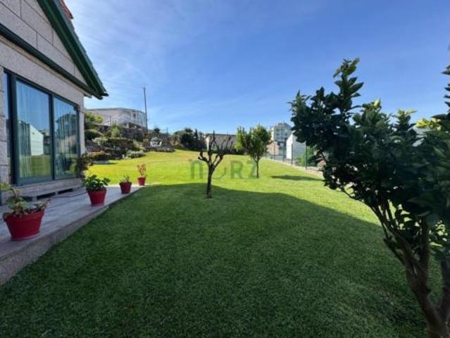 Chalet en venta en A Fonte Santa, Vigo