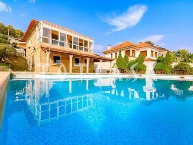 Chalet en venta en Teis, Vigo