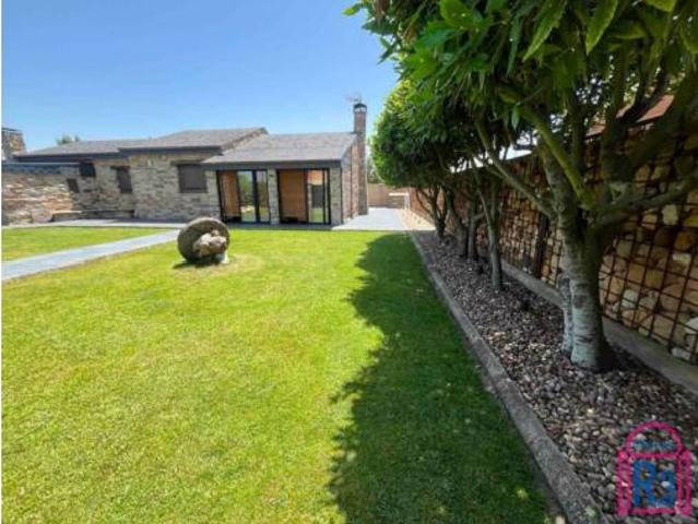 Chalet en venta en Villadangos Del Páramo, Castilla y León