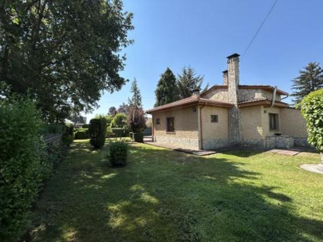 Chalet en venta en Villadangos Del Páramo, Castilla y León