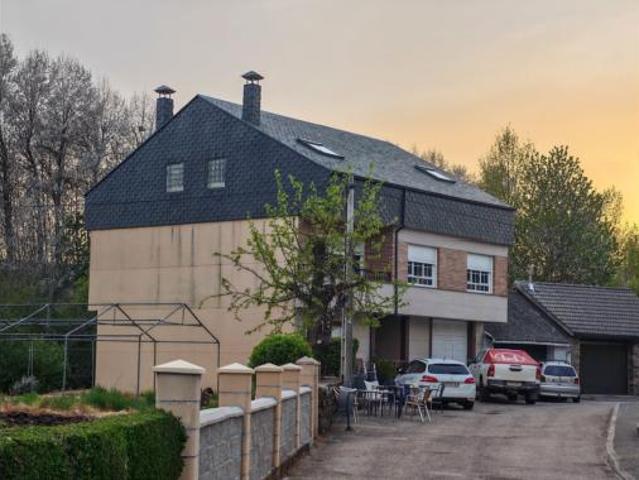 Chalet en venta en Villagatón, Castilla y León