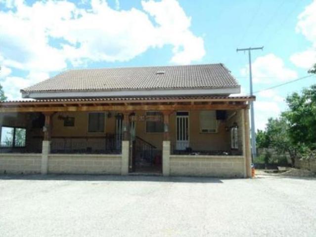 Chalet en venta en Villagatón, Castilla y León