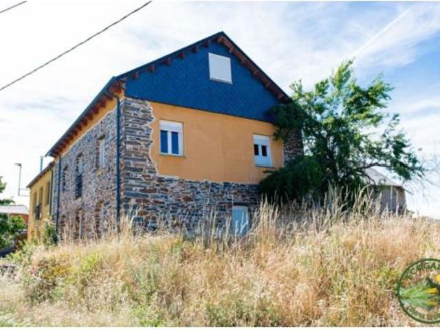 Chalet en venta en Villagatón, Castilla y León