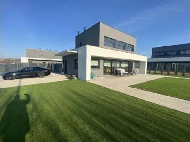 Chalet en venta en Los Hueros, Villalbilla