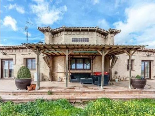 Chalet en venta en Villamanta, Madrid