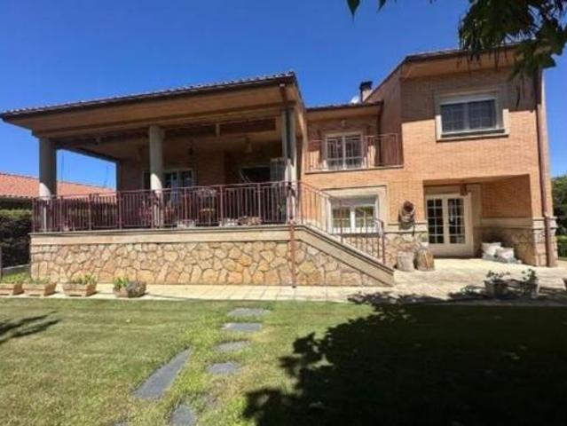 Chalet en venta en Los Páramos, Villamayor
