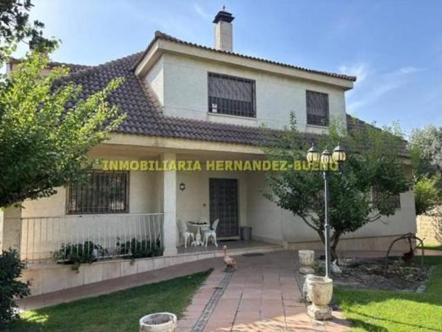 Chalet en venta en Los Páramos, Villamayor