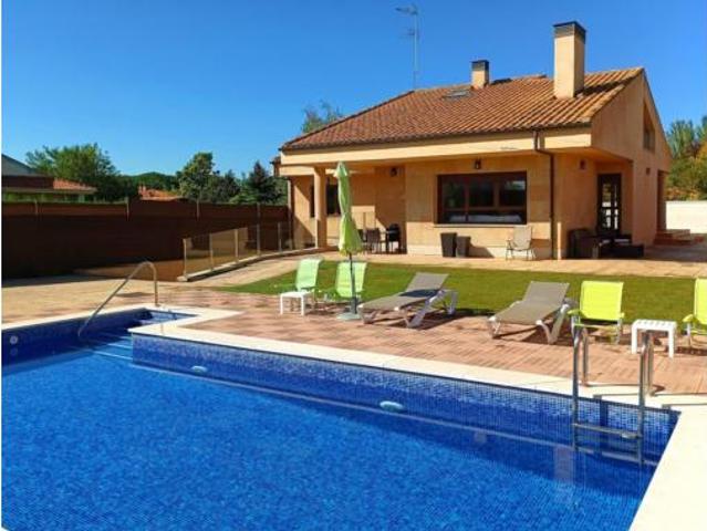 Chalet en venta en Los Páramos, Villamayor