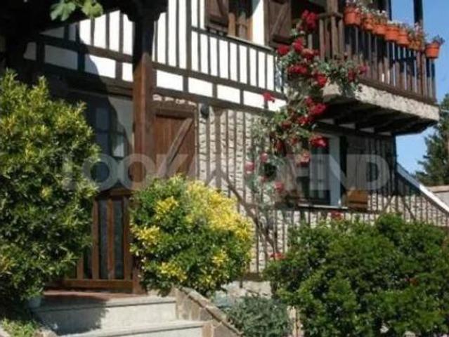 Chalet en venta en Los Álamos, Villamayor