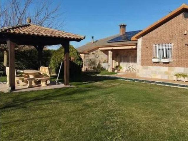 Chalet en venta en Villamediana De Iregua, La Rioja