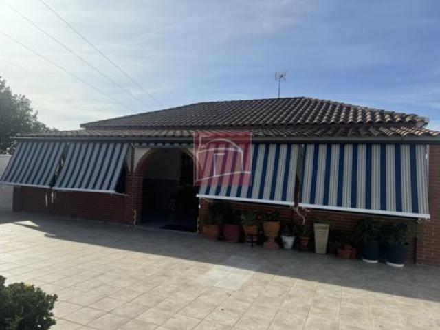 Chalet en venta en Villanueva De La Serena, Extremadura