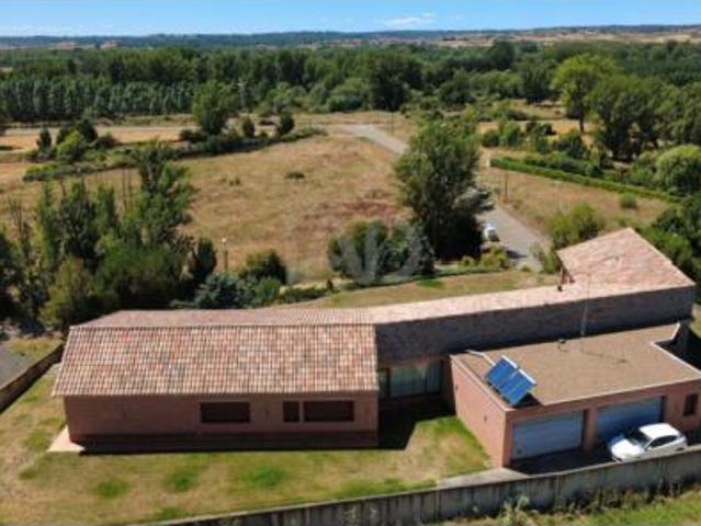 Chalet en venta en Villaquilambre, Castilla y León
