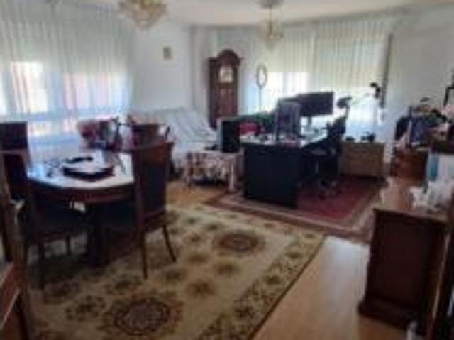 Chalet en venta en Navatejera, Villaquilambre
