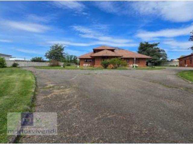 Chalet en venta en Villarrodrigo de las Regueras, Villaquilambre