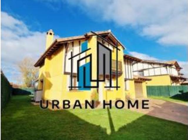 Chalet en venta en Villarrodrigo de las Regueras, Villaquilambre