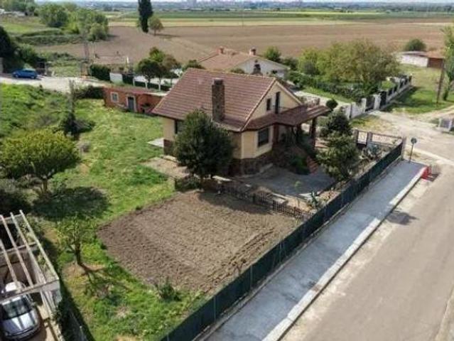 Chalet en venta en Villaralbo, Zamora