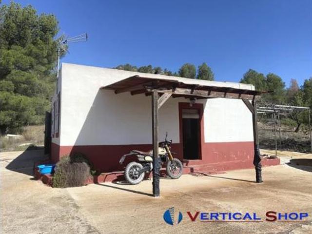 Chalet en venta en Las Virtudes, l'Alt Vinalopó / El Alto Vinalopó