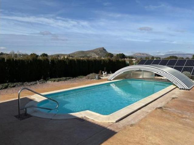 Chalet en venta en Las Virtudes, l'Alt Vinalopó / El Alto Vinalopó