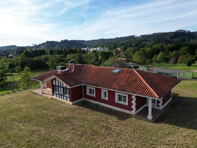 Chalet en venta en Derio, Guipúzcoa