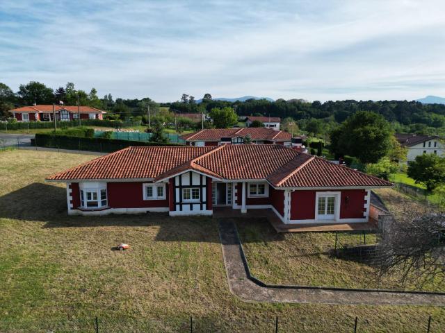 Chalet en venta en Derio, Guipúzcoa