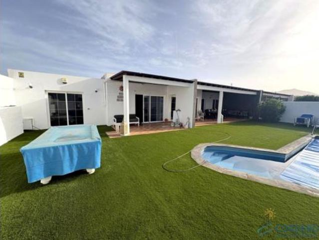 Chalet en venta en Playa Blanca, Yaiza
