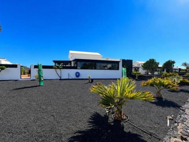 Chalet en venta en Playa Blanca, Yaiza
