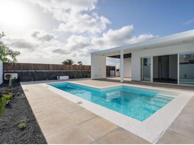 Chalet en venta en Playa Blanca, Yaiza