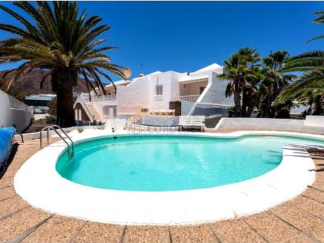 Villa en venta en Yaiza, Montaña Roja
