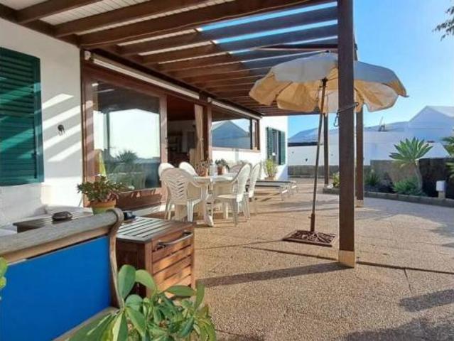 Villa en venta en Yaiza, Las Coloradas