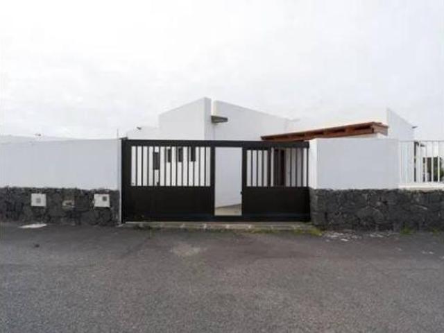 Chalet en venta en Playa Blanca, Yaiza