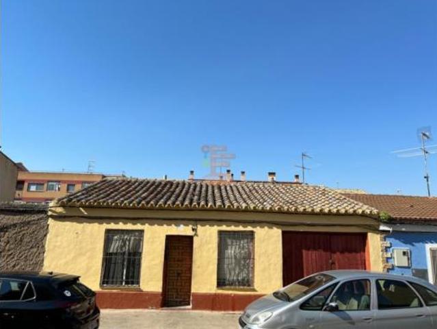 Chalet en venta en Oliver-Valdefierro, Zaragoza