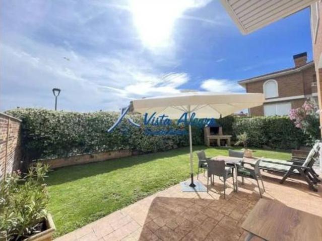 Chalet en venta en Zarratón, La Rioja