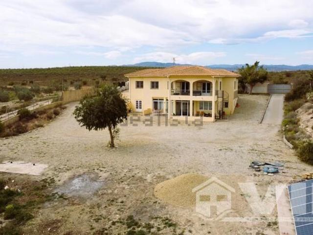 Casa en venta en Vera, Urbanización Cabuzana
