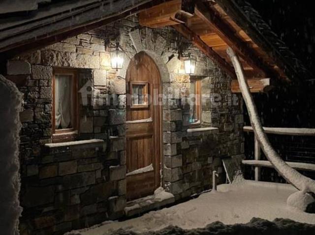 Villa Indipendente in affitto a Comunità montana della valle Camonica, Corteno Golgi