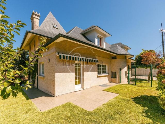Casa en venta en Alcabre, Vigo