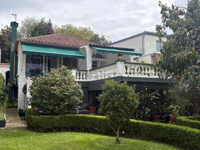Casa en venta en Alcabre, Vigo