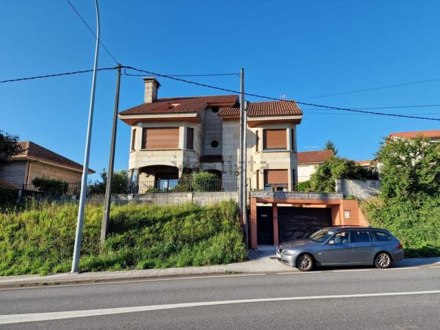 Casa en venta en Parada, Vigo