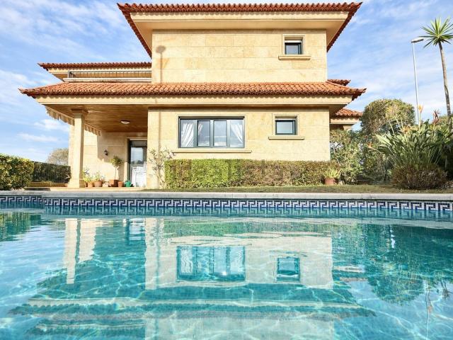 Casa en venta en Alcabre, Vigo