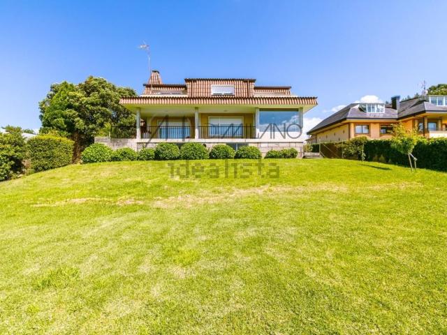 Casa en venta en Castrelos, Vigo