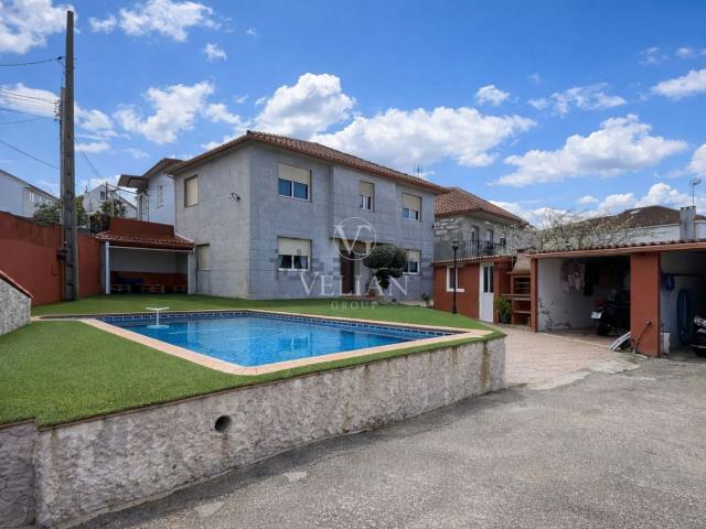 Casa en venta en Bembrive, Vigo